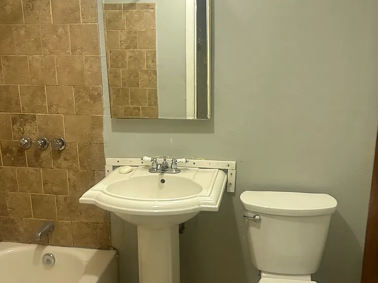 770 Cummins Hwy #20 — Photo 2