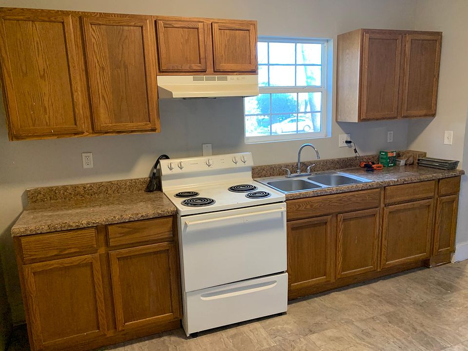 NEW FLOOR, NEW COUNTER TOP