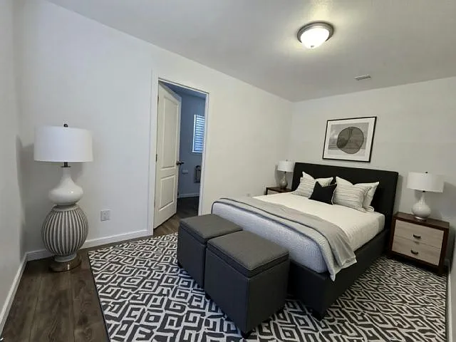 2 bed, 2.0 bath, 896 sqft, $1,750 — Photo 4