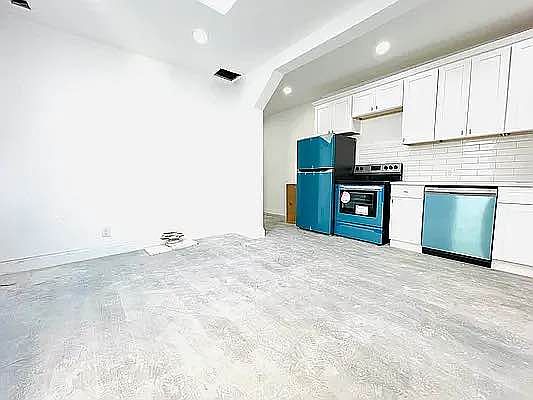 2nd image of 2832 W 15th St Floor 2