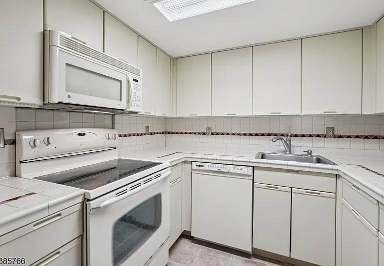 38 Moonachie Rd #116 — Photo 7