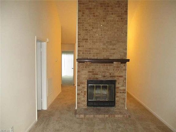 2nd image of 5544 Baccalaureate Dr #1