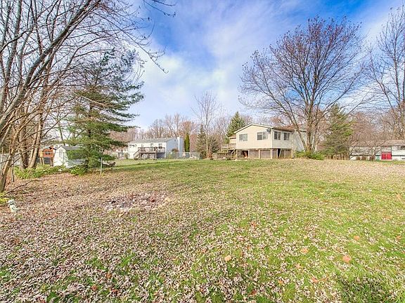 5th image of 6621 Woodford Ln