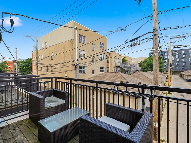 1214 W Grenshaw St — Photo 14