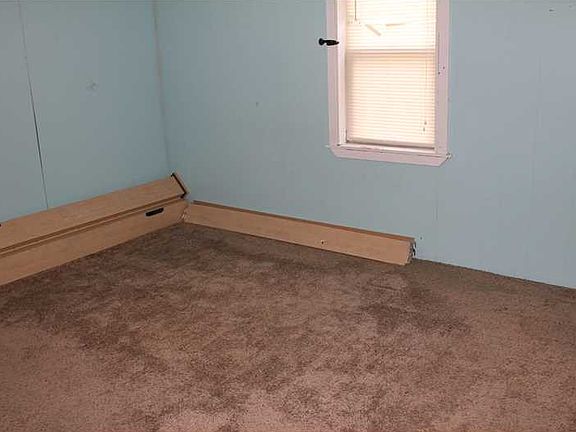 4th image of 4121 Arnold Ave