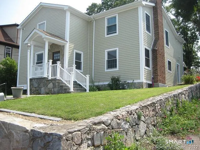 95 Highview Ave #2 — Photo 2