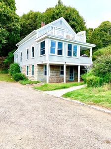 8 Bridgeport Rd, Tiverton, RI, 02878