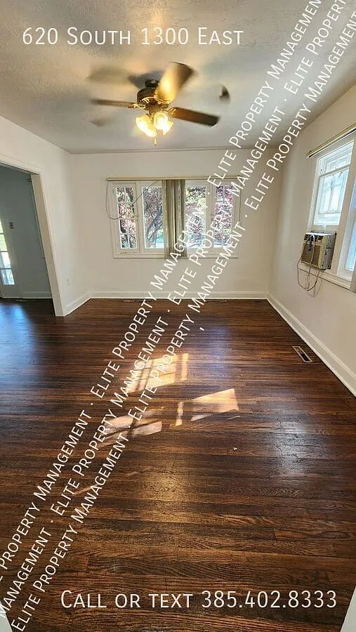 Great location home with garage — Photo 4
