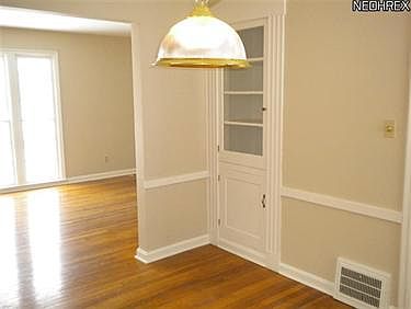 3rd image of 3649 Meadowbrook Blvd