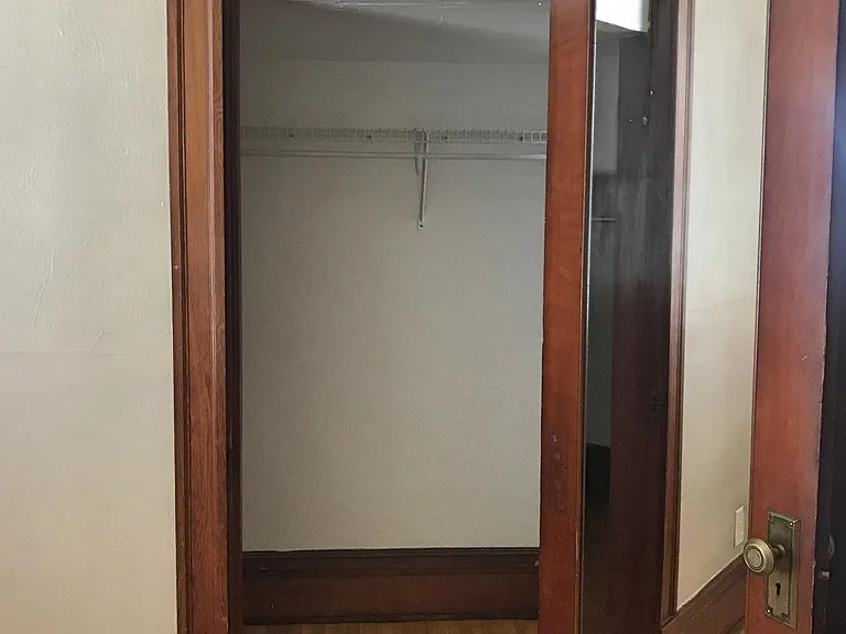 526 Reeves Dr — Photo 17