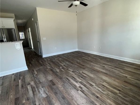 1206 Market St, Darien, GA 31305