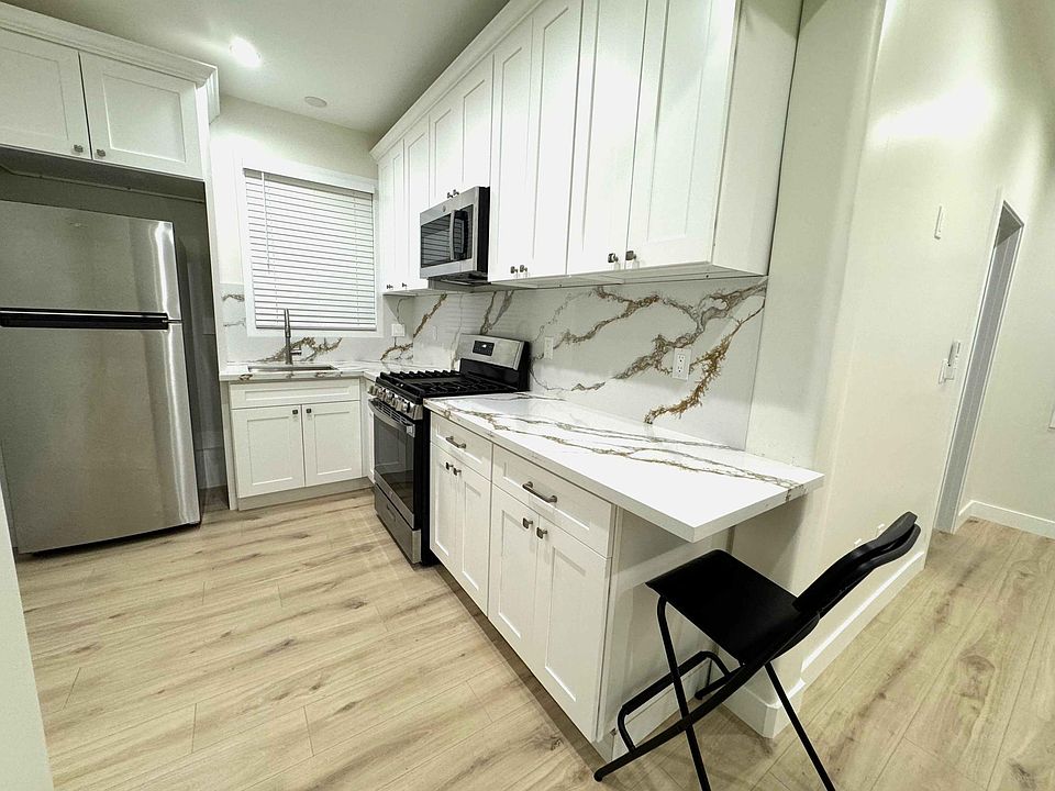 1st image of 234 N Columbus Ave