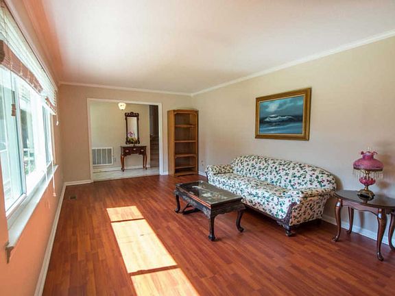 2nd image of 7820 Parkshore Cir