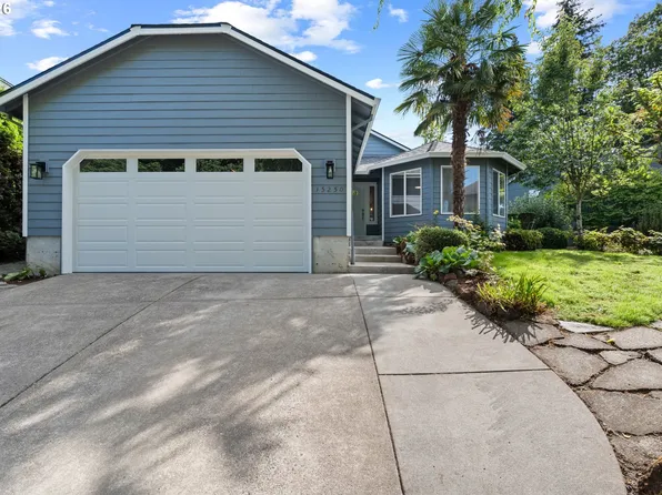 15250 SE View Meadows Ln, Milwaukie, OR 97267