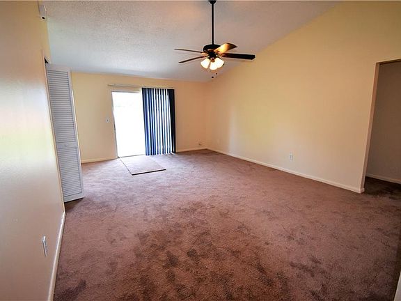 3rd image of 117 Reel Ct