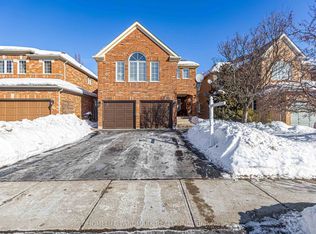 5303 Russell View Rd, Mississauga, ON L5M 5W1