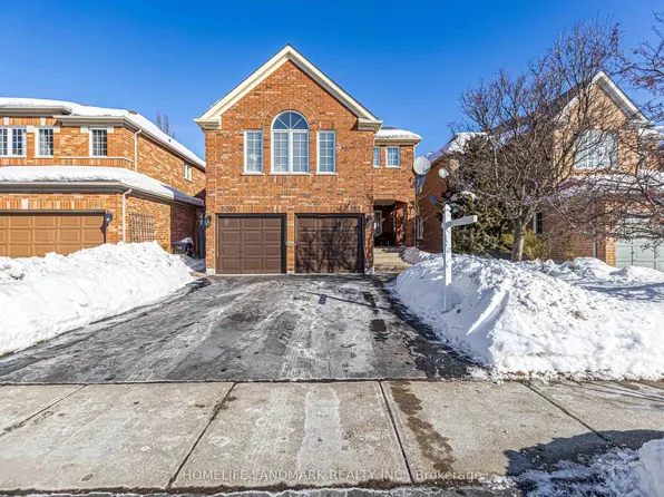 5303 Russell View Rd, Mississauga, ON L5M 5W1