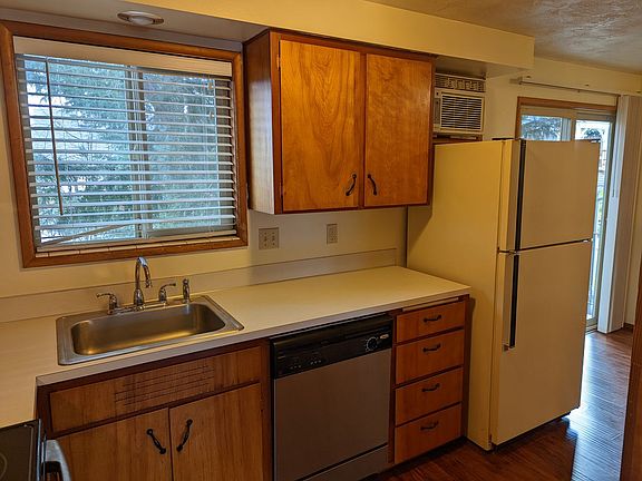 4th image of 2222 Willamette St #2222WILL-34