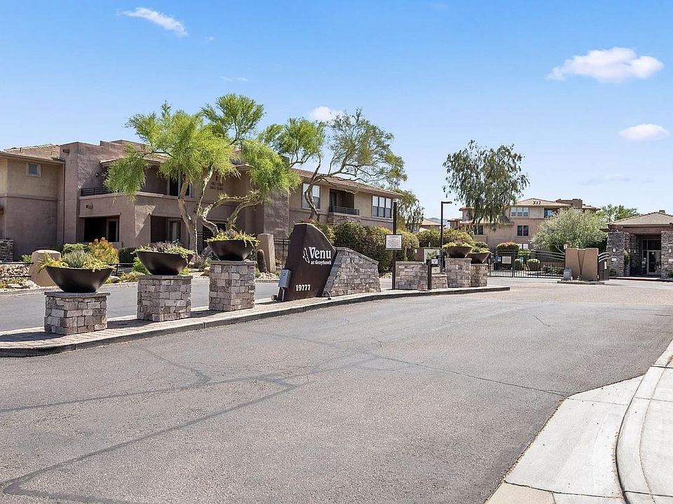 Gated Entry Way