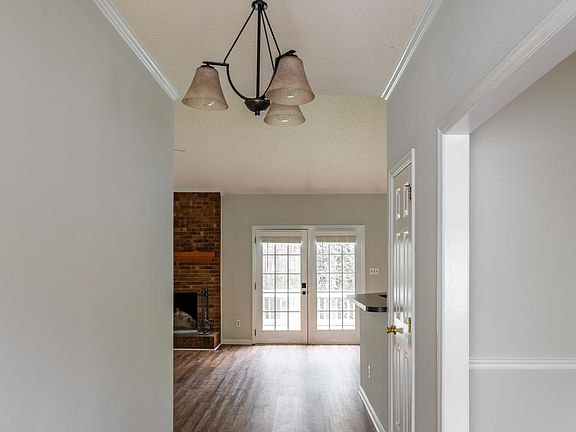 3rd image of 803 Brightmoor Dr