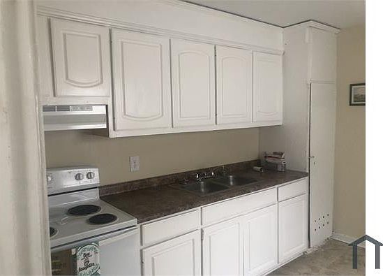 2nd image of 836 Lanier Ave