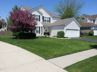 1 Hastings Ct, Lake In The Hills, IL 60156