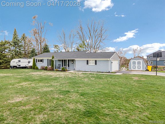 3rd image of 355 Sanders Rd