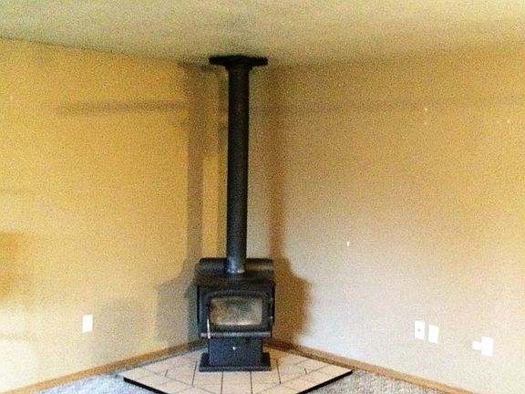 5th image of 403 Volesky Dr SE