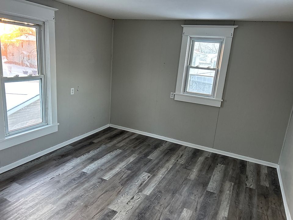 2nd image of 305 W 3rd St #1.5