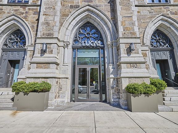 2nd image of 140 Shawmut Ave #1B