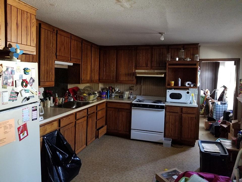 2nd image of 214 S Maple Ave