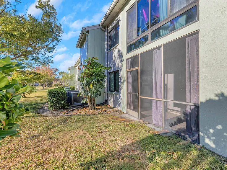 122 Caryl Way — Photo 21