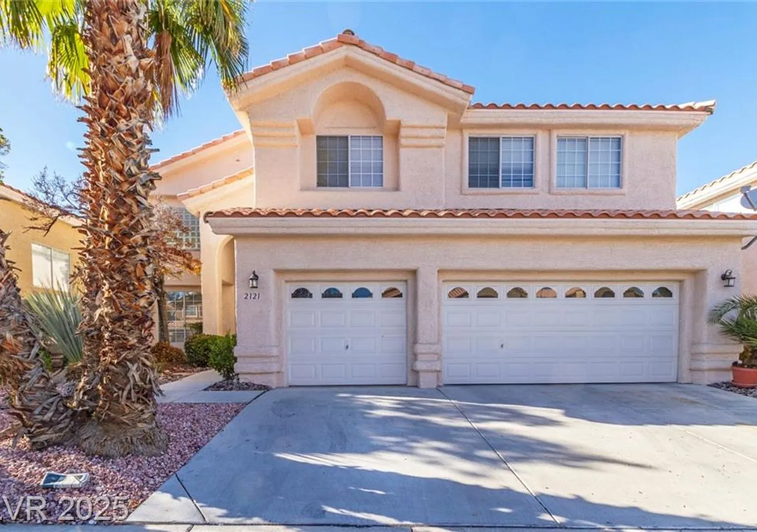 Prime Summerlin 4 bedroom with backyard retreat — Photo 1
