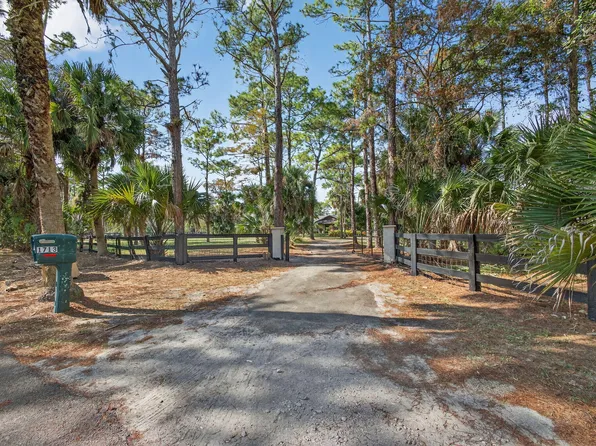 1713 Arabian Drive, Loxahatchee, FL 33470