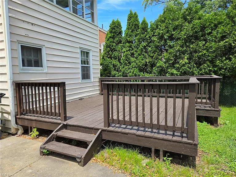 1405 Villa Dr — Photo 16