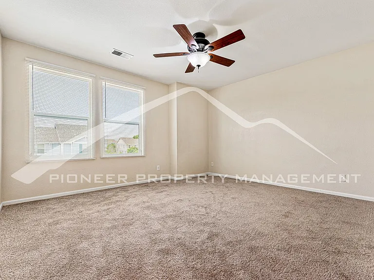 5792 Ceylon St — Photo 12
