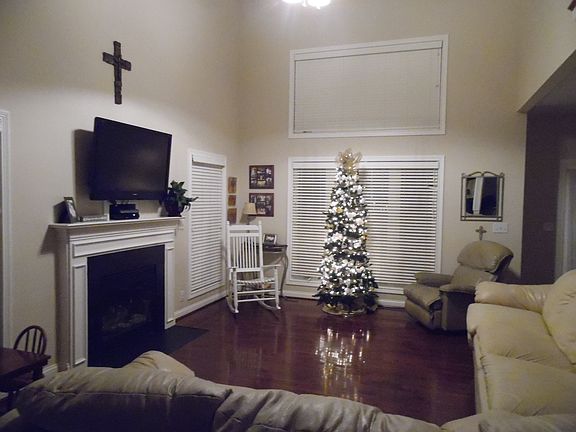 2nd image of 1455 Grouse Ct