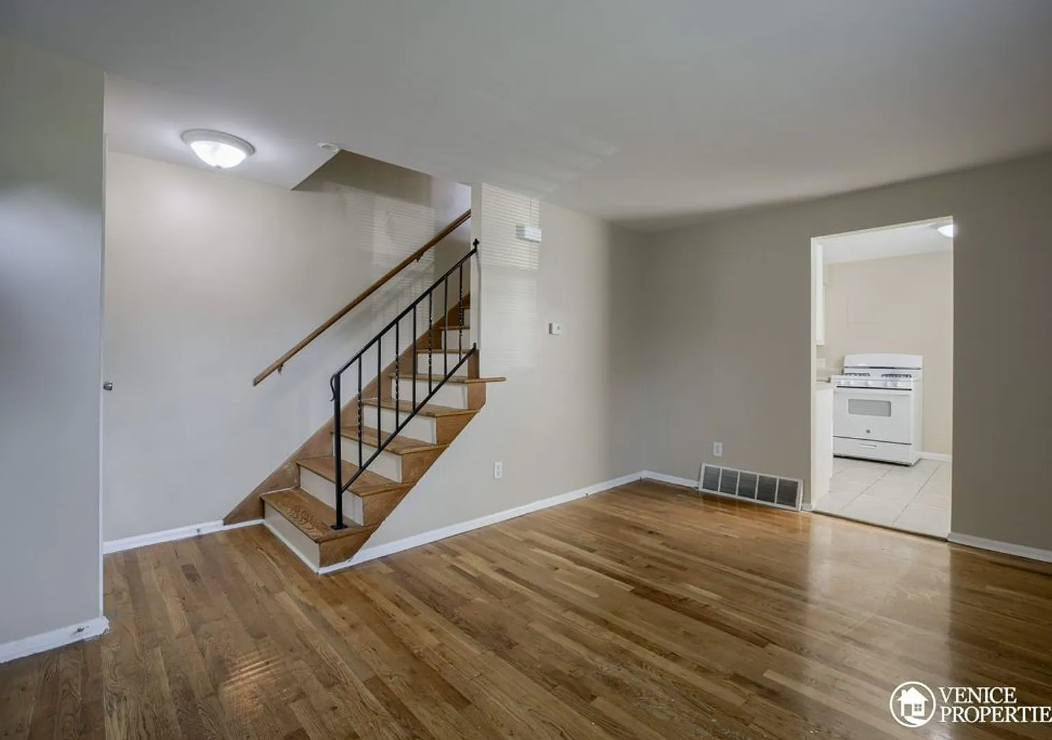 3 Bedroom on OSU Campus — Photo 2