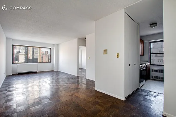 Sold by Compass | media 10