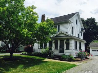 39 Elm Dr, Rochester, NY 14609