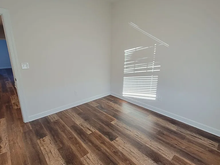 4637 Collingham Dr — Photo 6