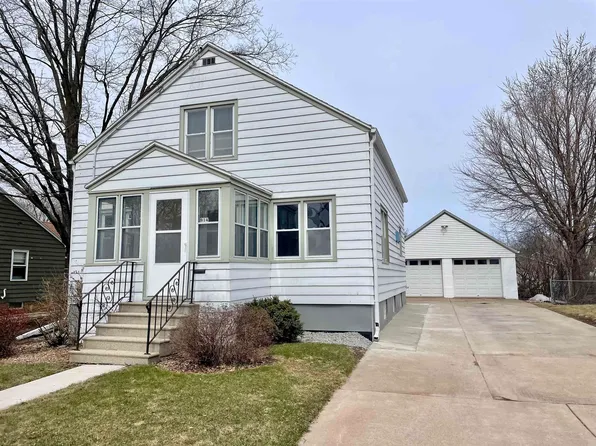 914 Bismarck Ave, Oshkosh, WI 54902
