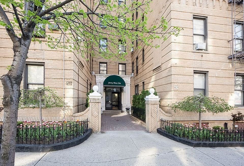 1st image of 4310 44th St APT 5A