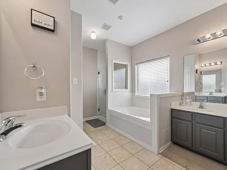 21702 Cozy Hollow Ln — Photo 13
