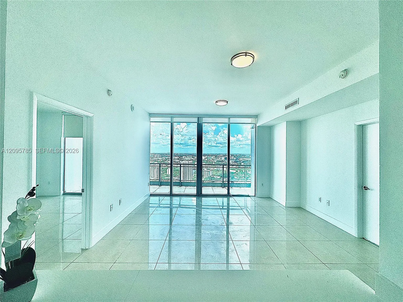 Ivy Condo — Photo 4
