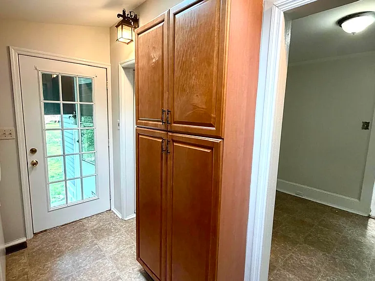 409 Dover Rd — Photo 11