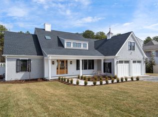 42 Monomoscoy Rd, Mashpee, MA 02649
