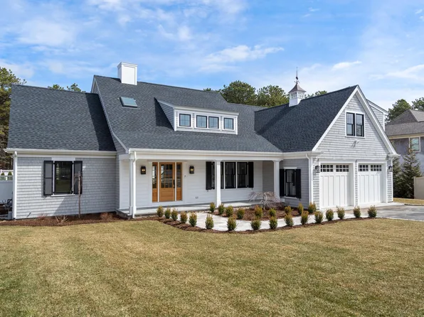 42 Monomoscoy Road, Mashpee, MA 02649
