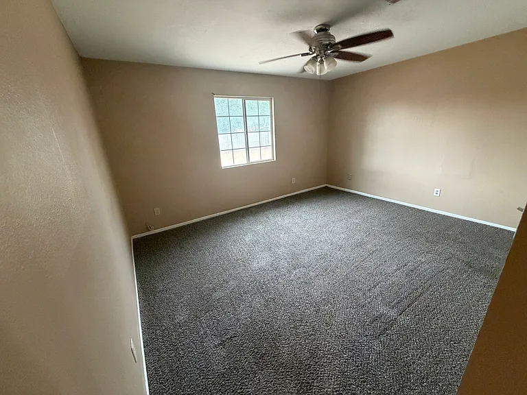 7979 W Devonshire Ave — Photo 15