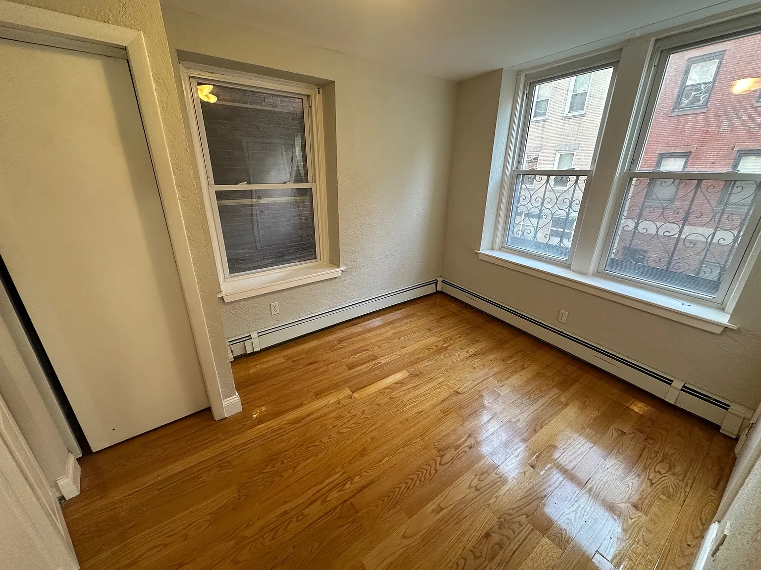 2 bed, 999 sqft, $3,800 — Photo 3